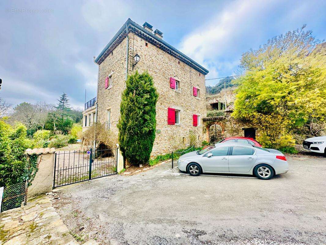 Maison à LAVAL-PRADEL