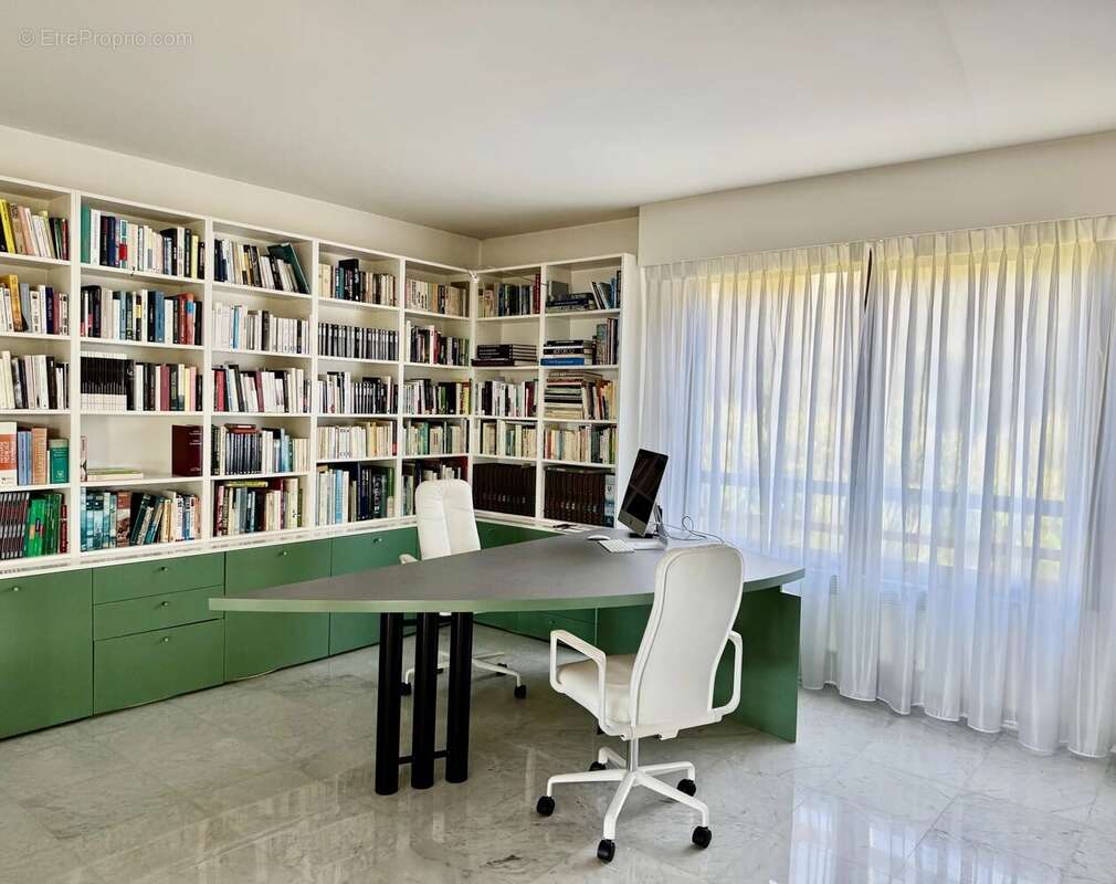 Appartement à LE CANNET
