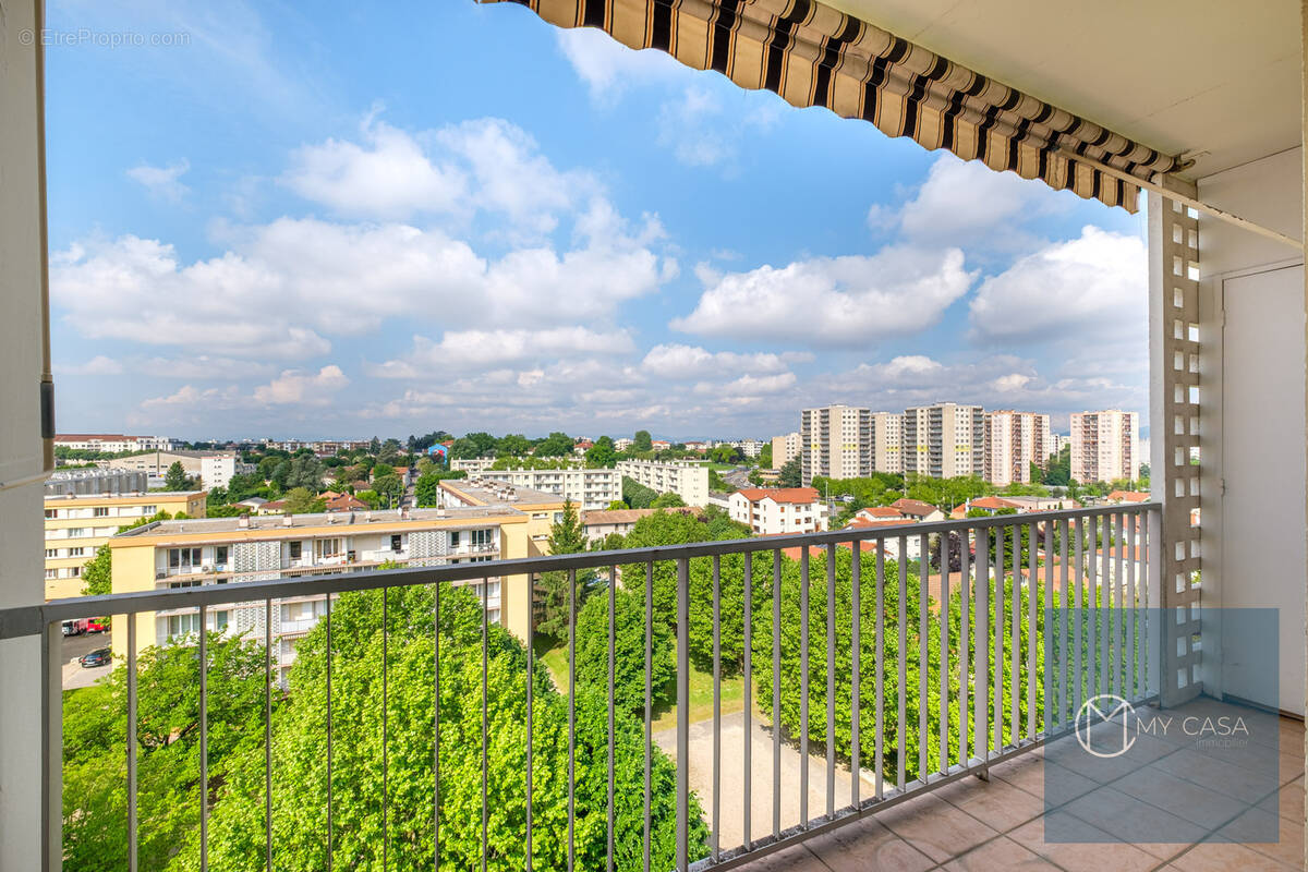 Appartement à BRON