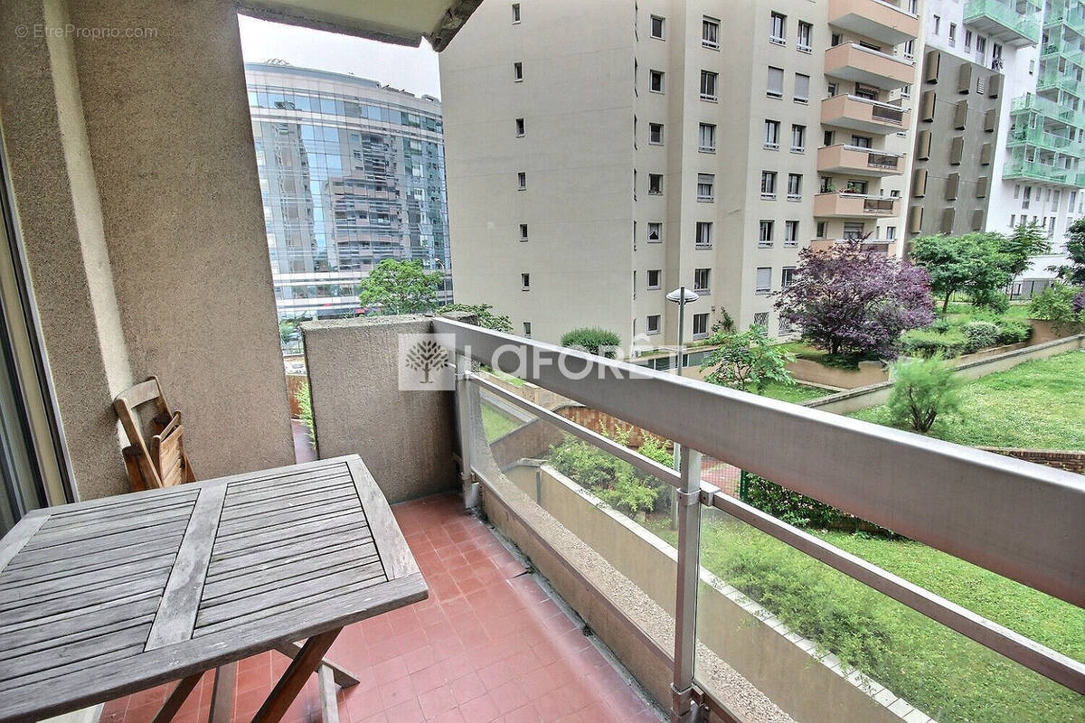 Appartement à COURBEVOIE