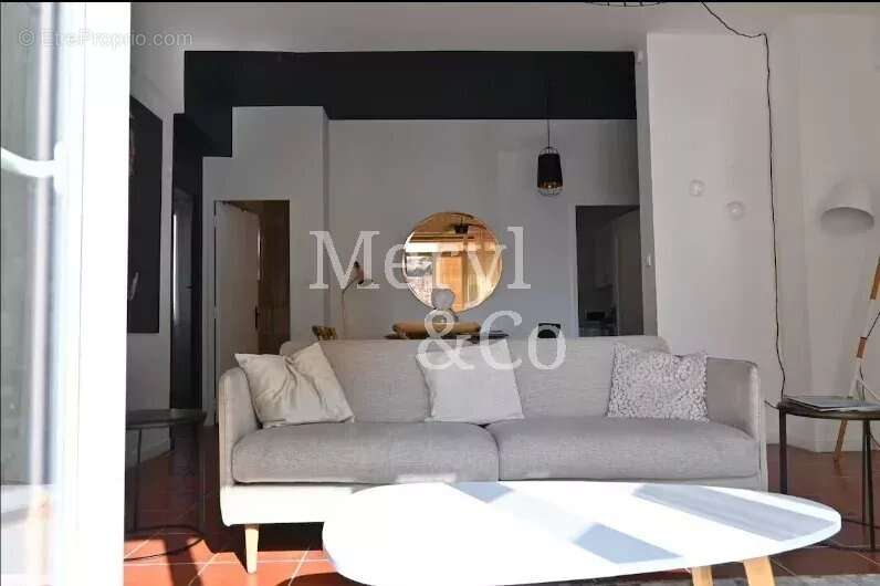 Appartement à MARSEILLE-2E