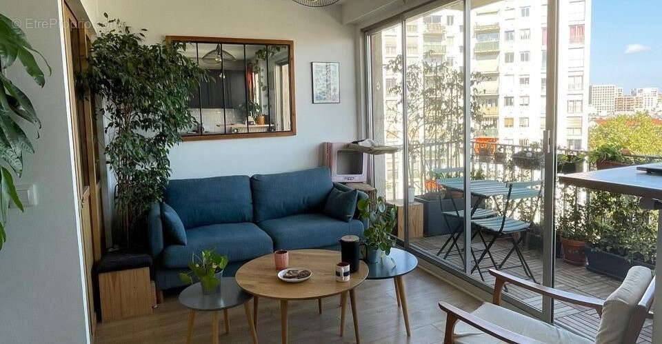 Appartement à PARIS-18E