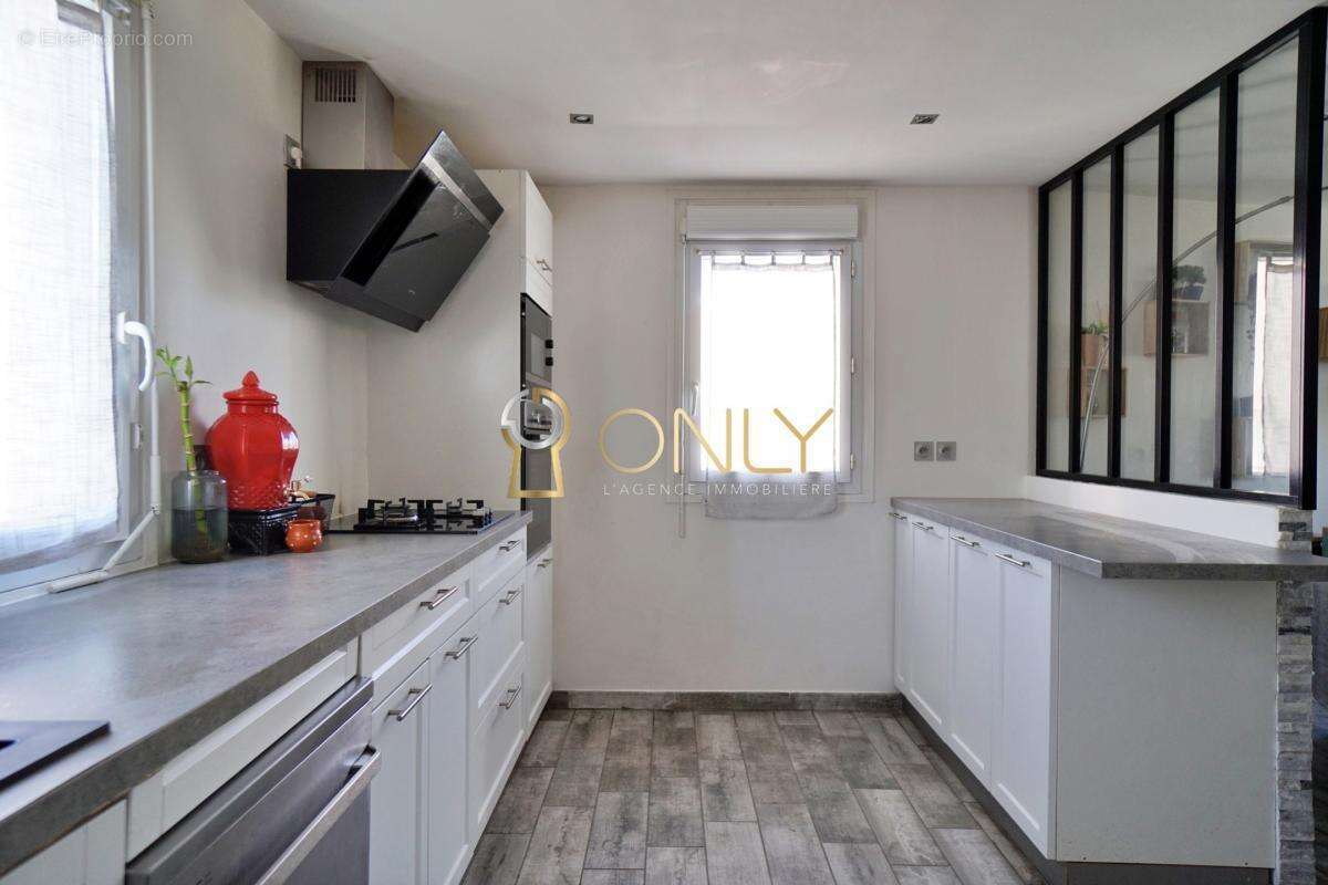 Appartement à SATHONAY-VILLAGE