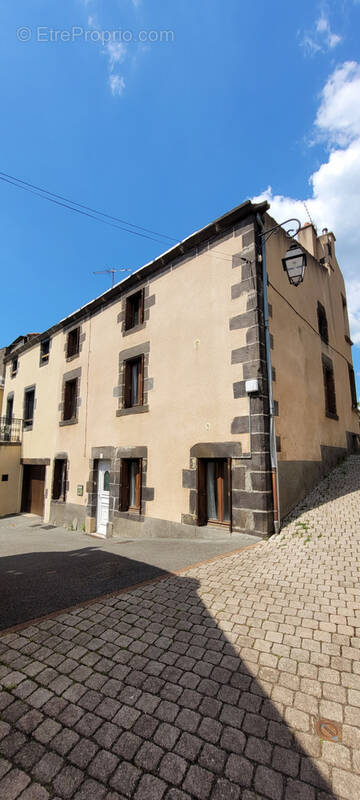 Maison à SAYAT