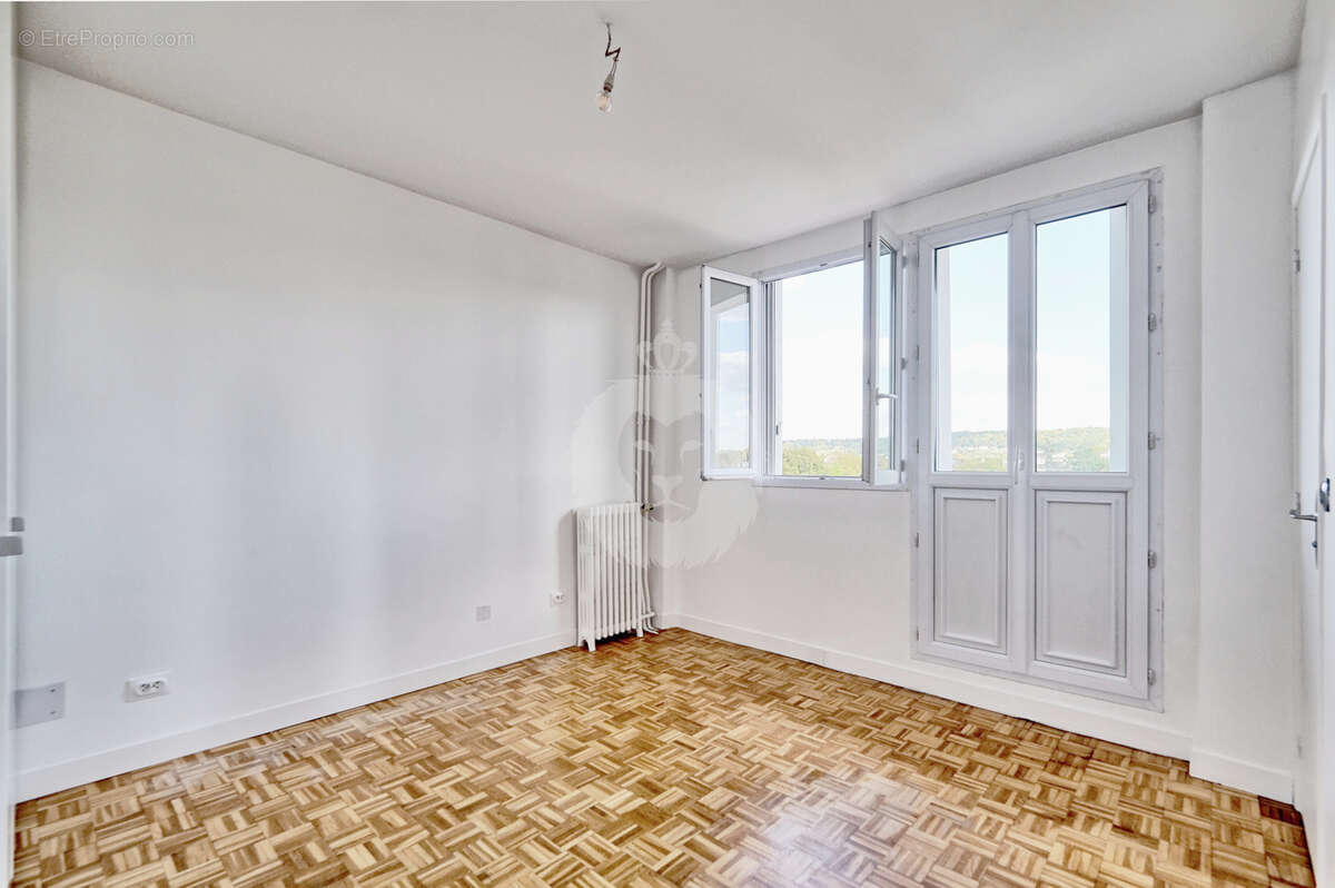 Appartement à SAINT-MAUR-DES-FOSSES