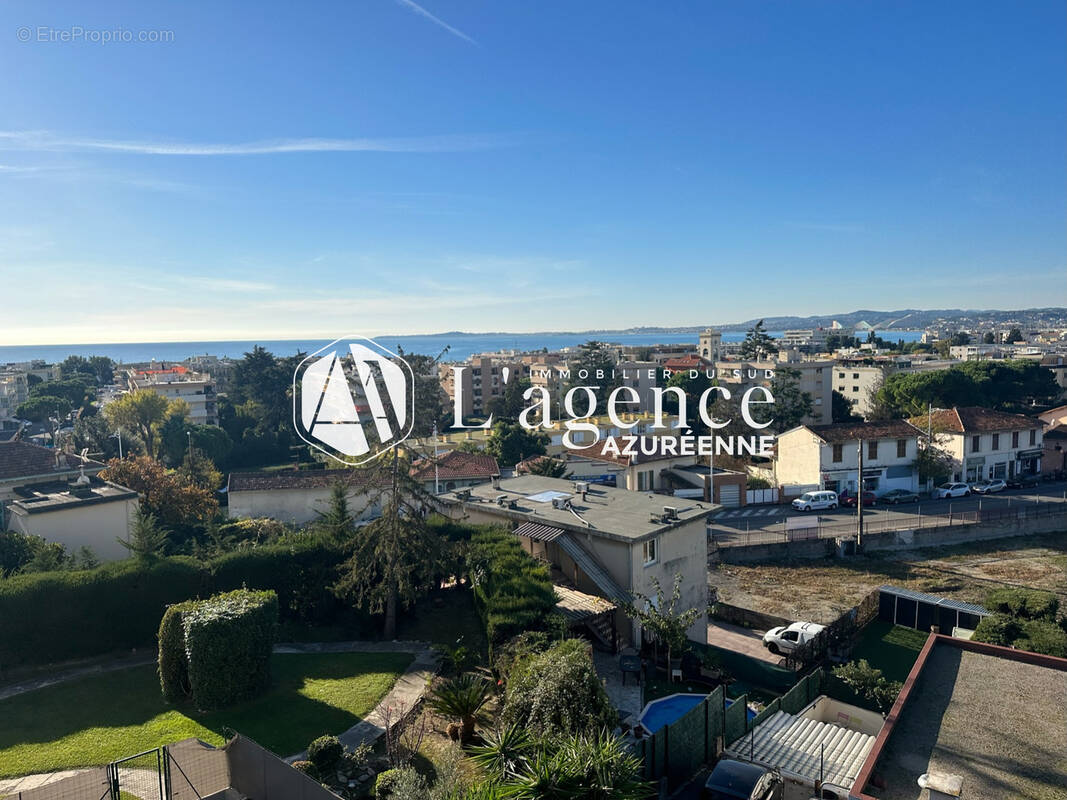 Appartement à SAINT-LAURENT-DU-VAR