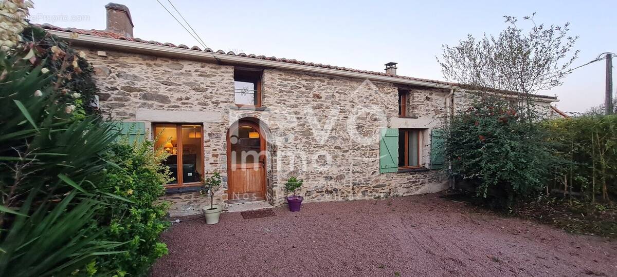 Maison à LE CELLIER