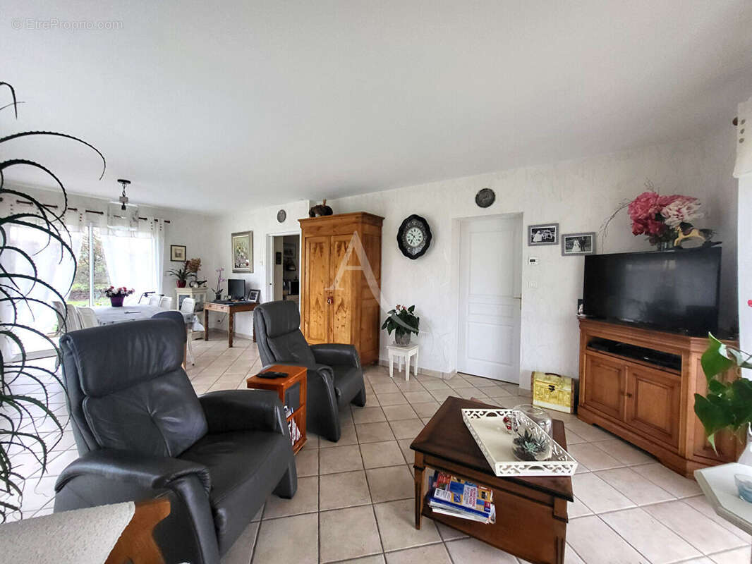 Maison à NUEIL-LES-AUBIERS