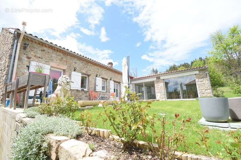 Maison à SAINT-AGREVE