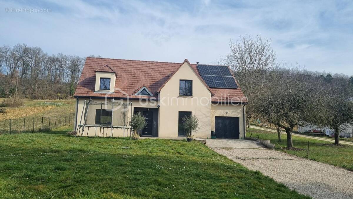 Maison à NANTEAU-SUR-LUNAIN