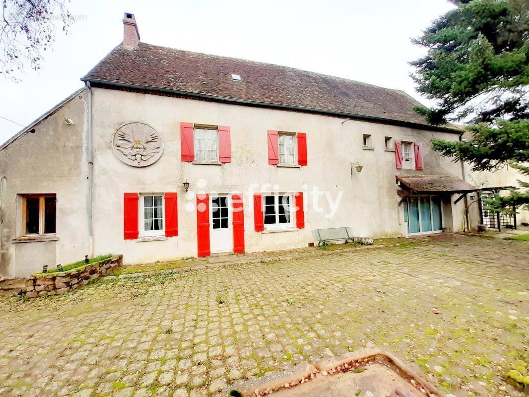 Maison à THIRON-GARDAIS