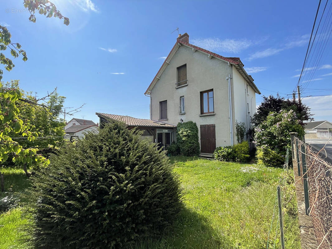 Maison à MONTLUCON