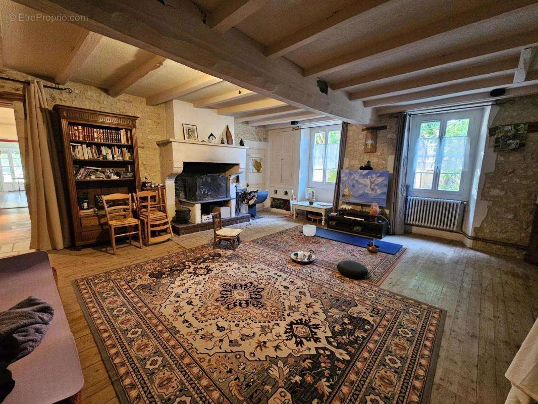 Maison à BOURG-CHARENTE