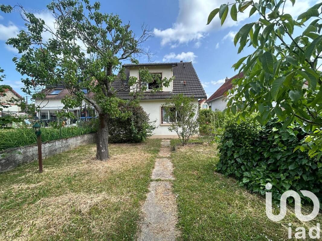Photo 1 - Maison à SAINTE-GENEVIEVE-DES-BOIS