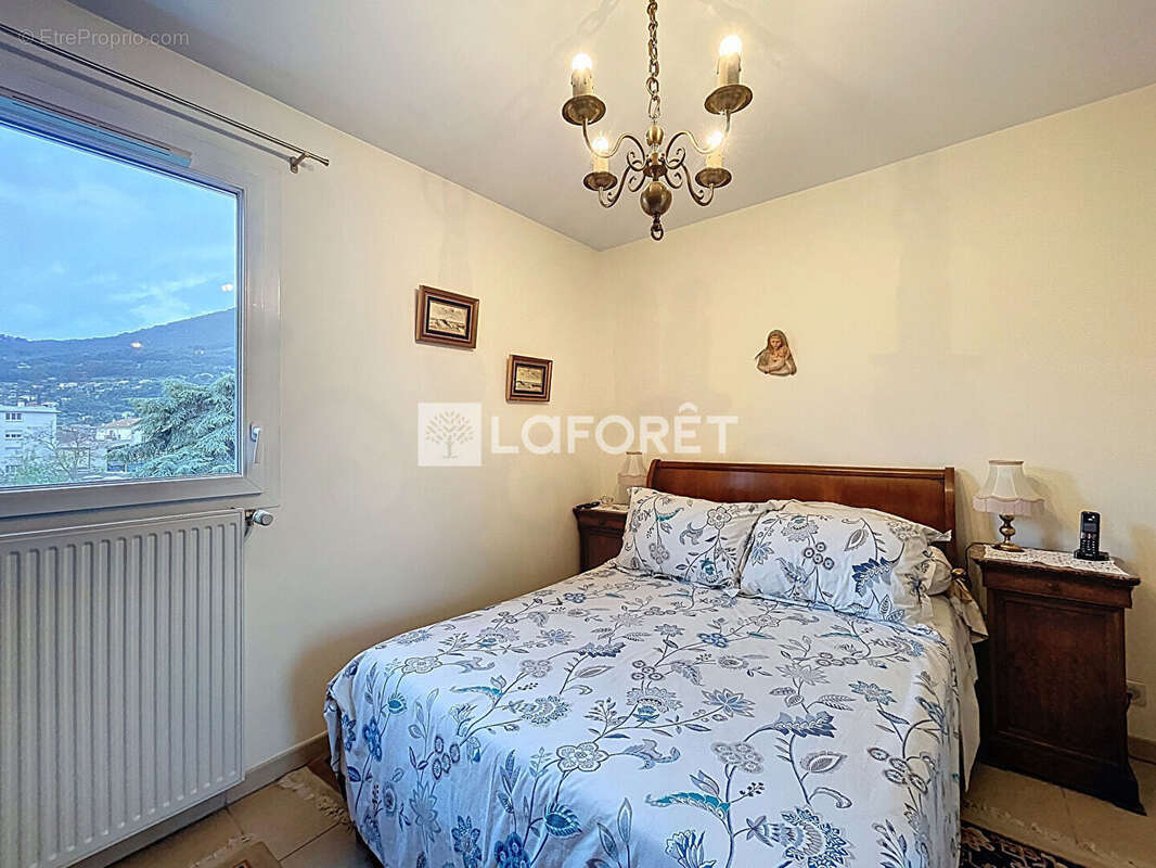Appartement à LA VALETTE-DU-VAR