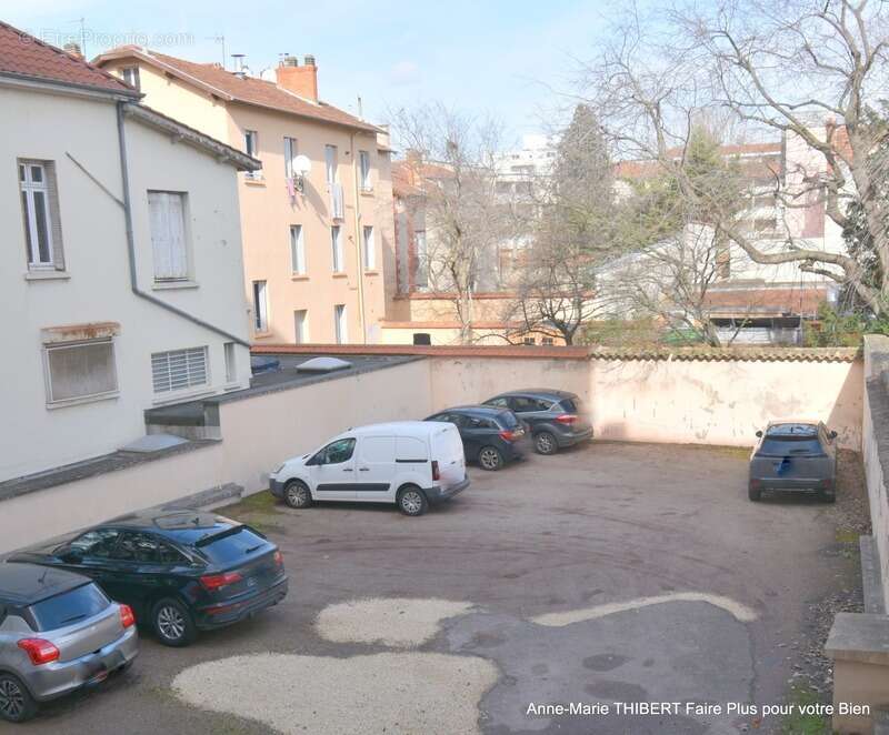 Commerce à LYON-3E