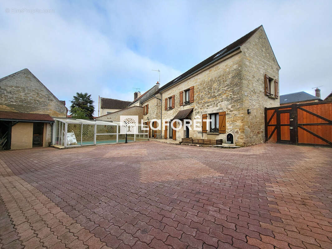 Maison à PONTOISE