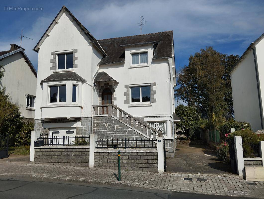 Maison à MUR-DE-BRETAGNE