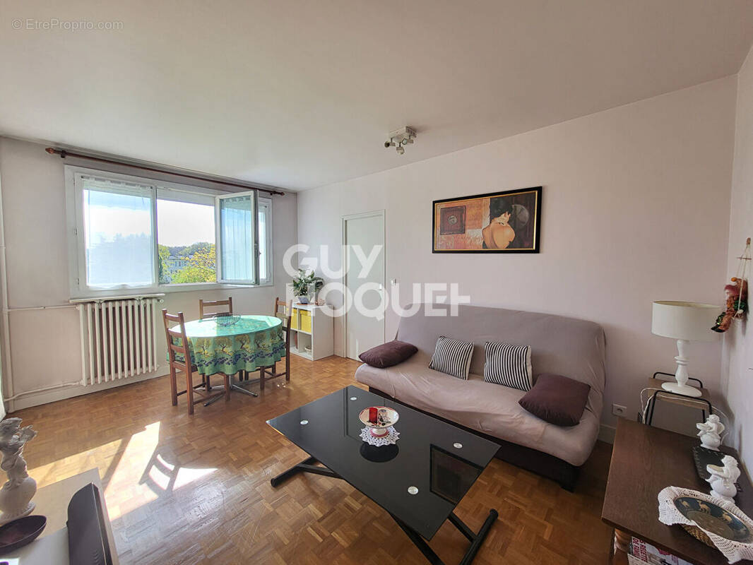 Appartement à LA CELLE-SAINT-CLOUD