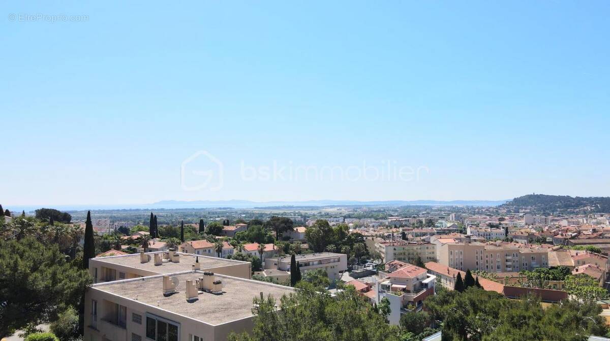 Appartement à HYERES
