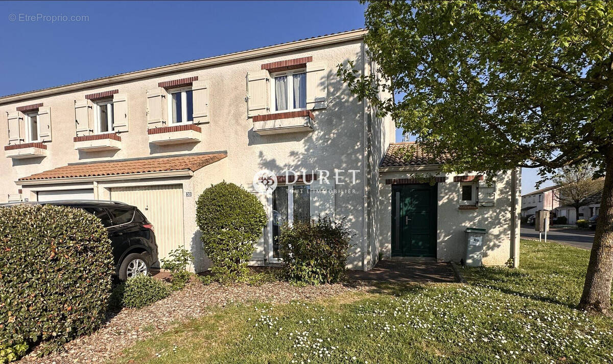 Maison à MONTAIGU