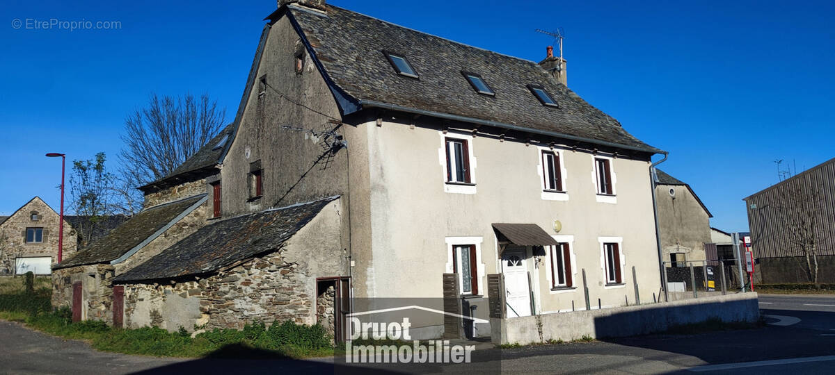 Maison à LE CAYROL