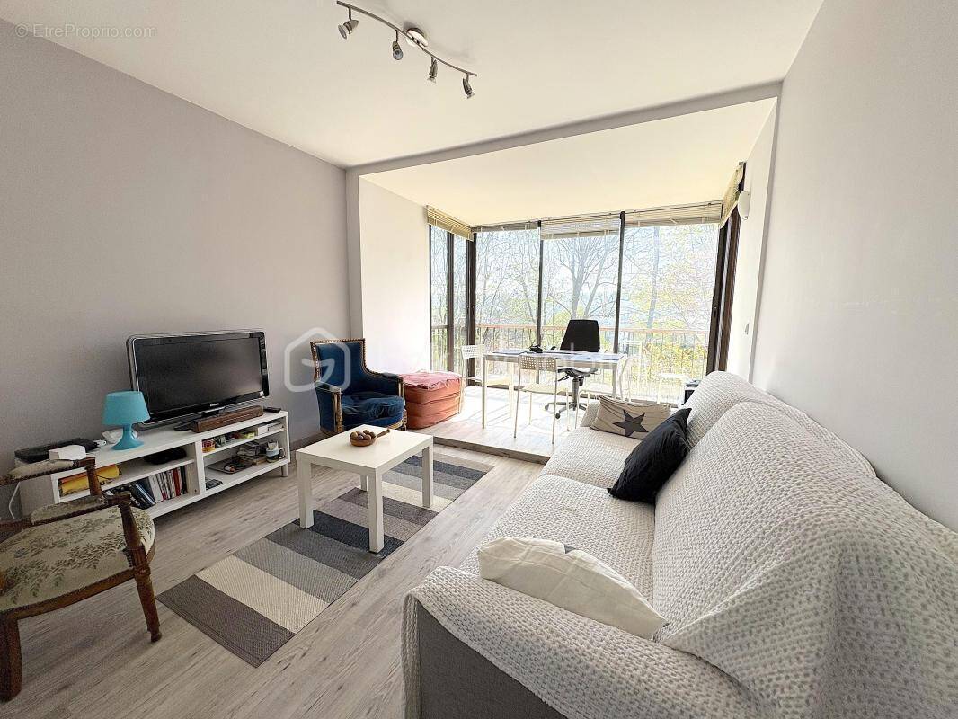 Appartement à JOUY-EN-JOSAS