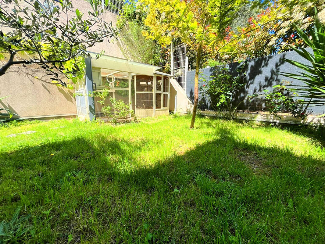 Appartement à SAINT-LAURENT-DU-VAR