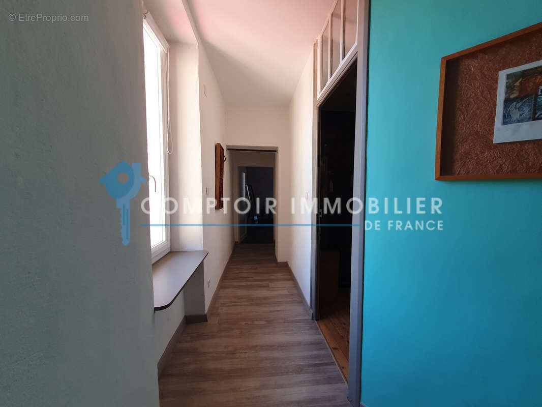 Maison à LAUDUN-L&#039;ARDOISE