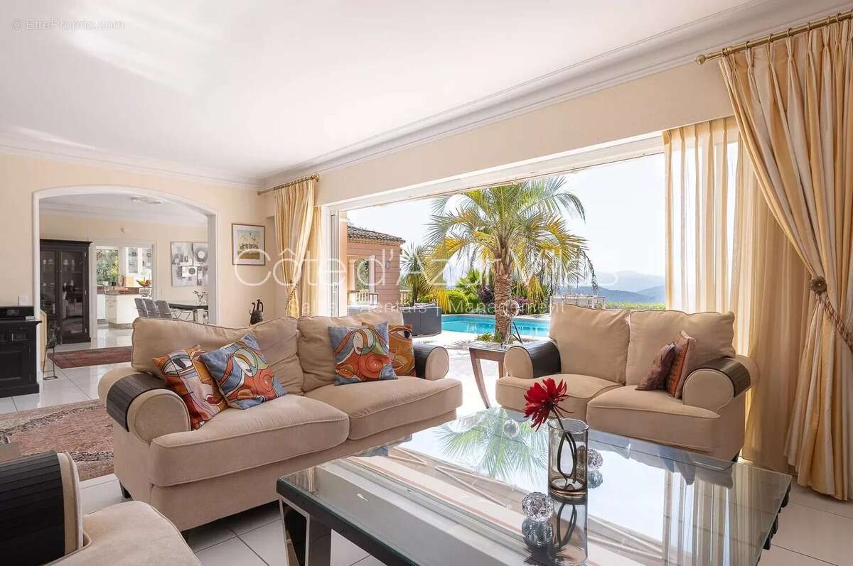 Maison à MOUGINS