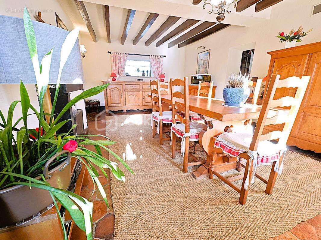 Maison à EPERNON