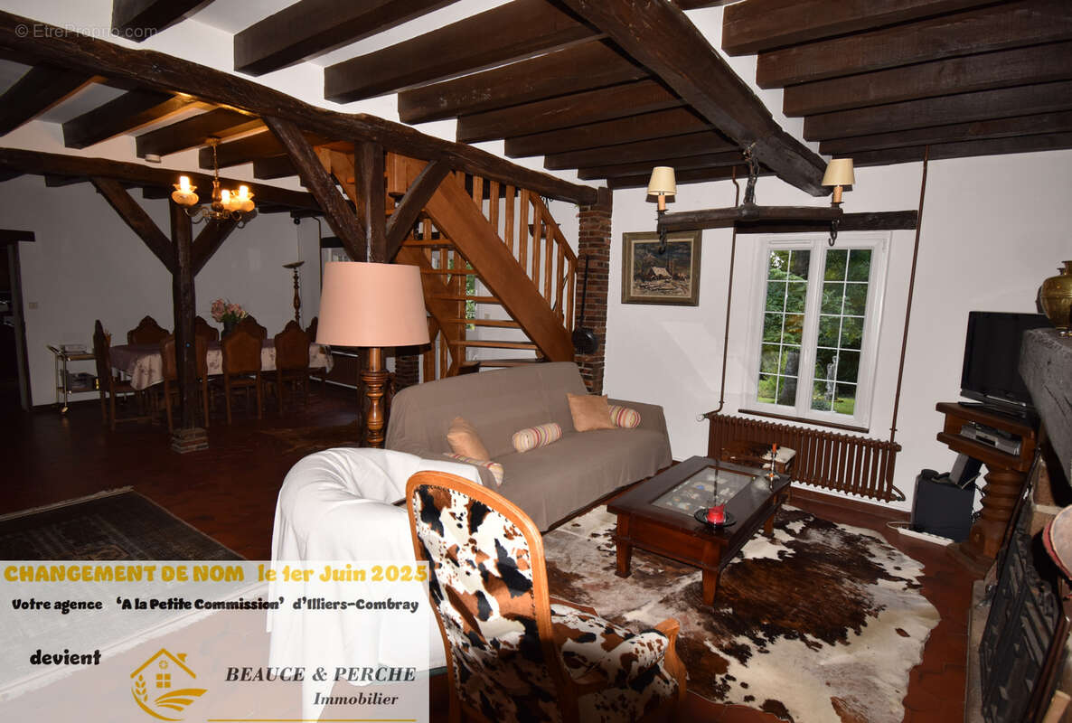 Maison à COMBRES