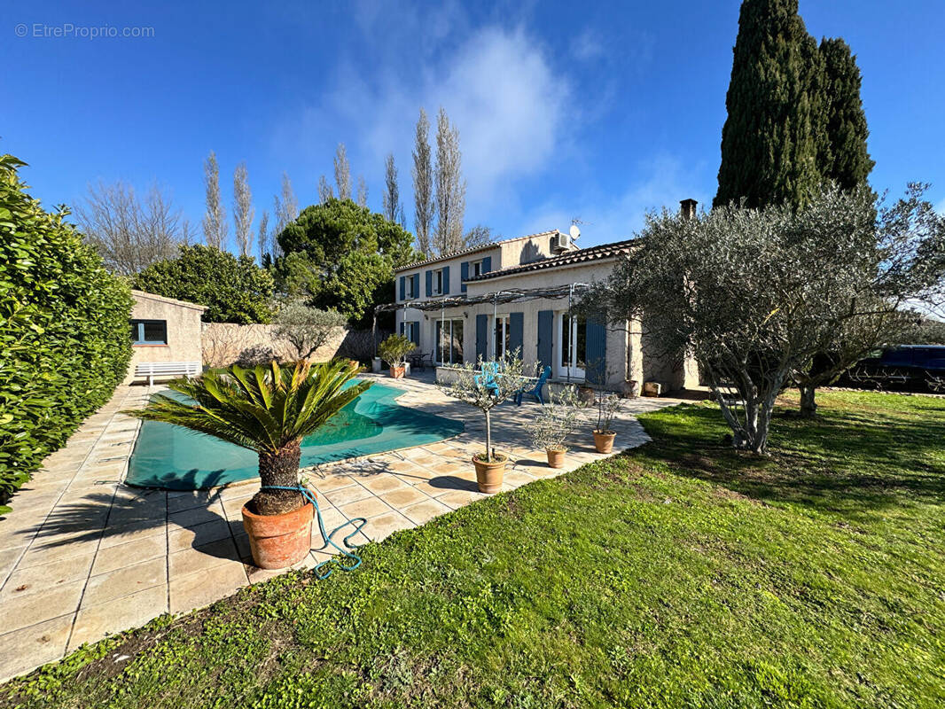 Maison à SAINT-SATURNIN-LES-AVIGNON