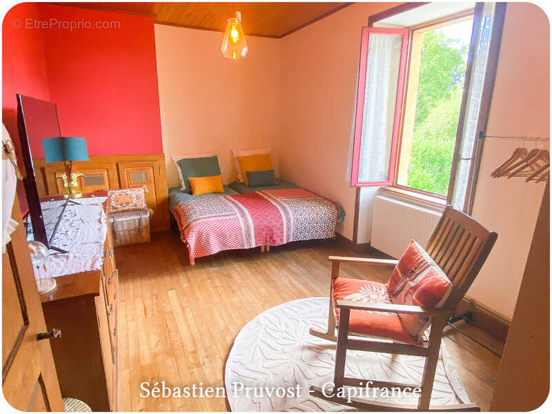 Maison à SARRAZAC