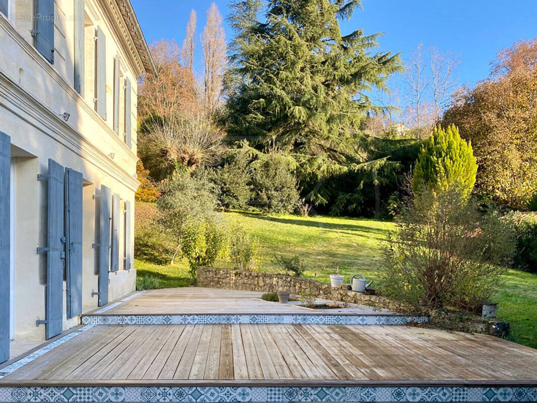 Maison à FRONSAC