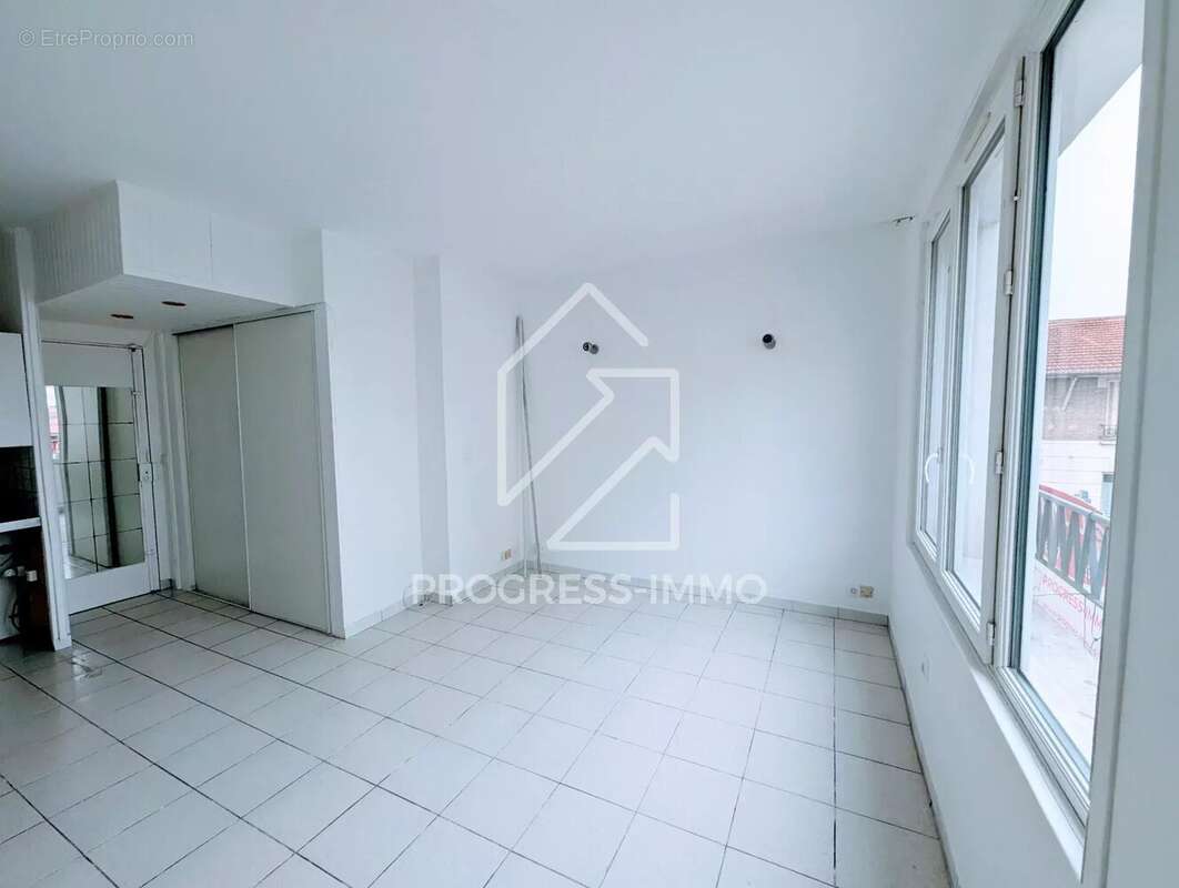 Appartement à SAINT-MAUR-DES-FOSSES