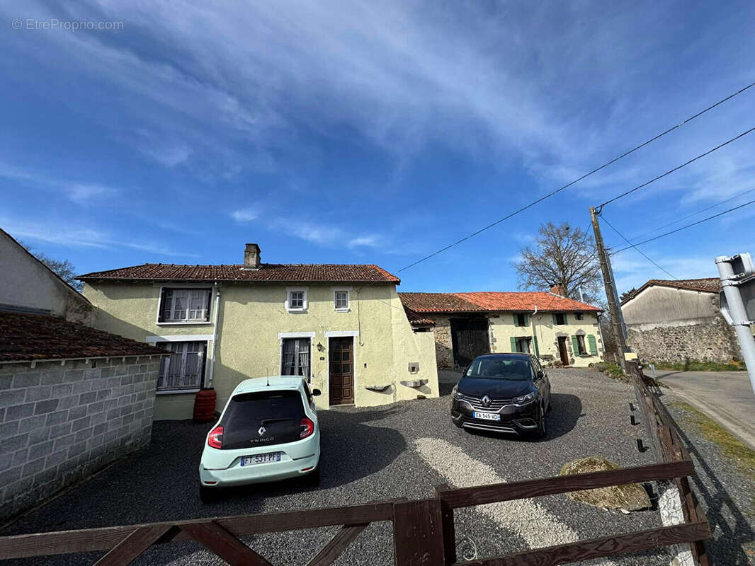 Maison à DARNAC
