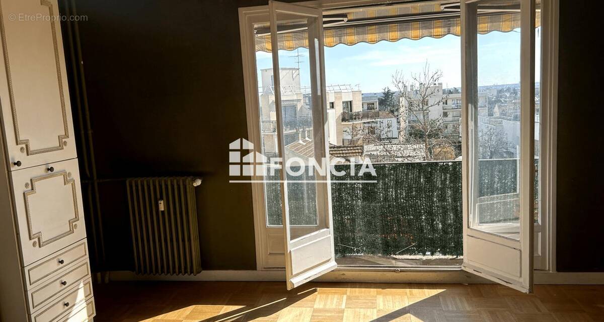 Appartement à SAINT-MAUR-DES-FOSSES
