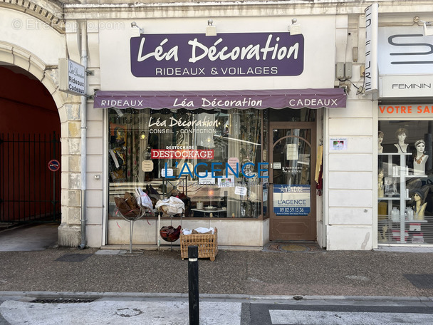 Commerce à HYERES