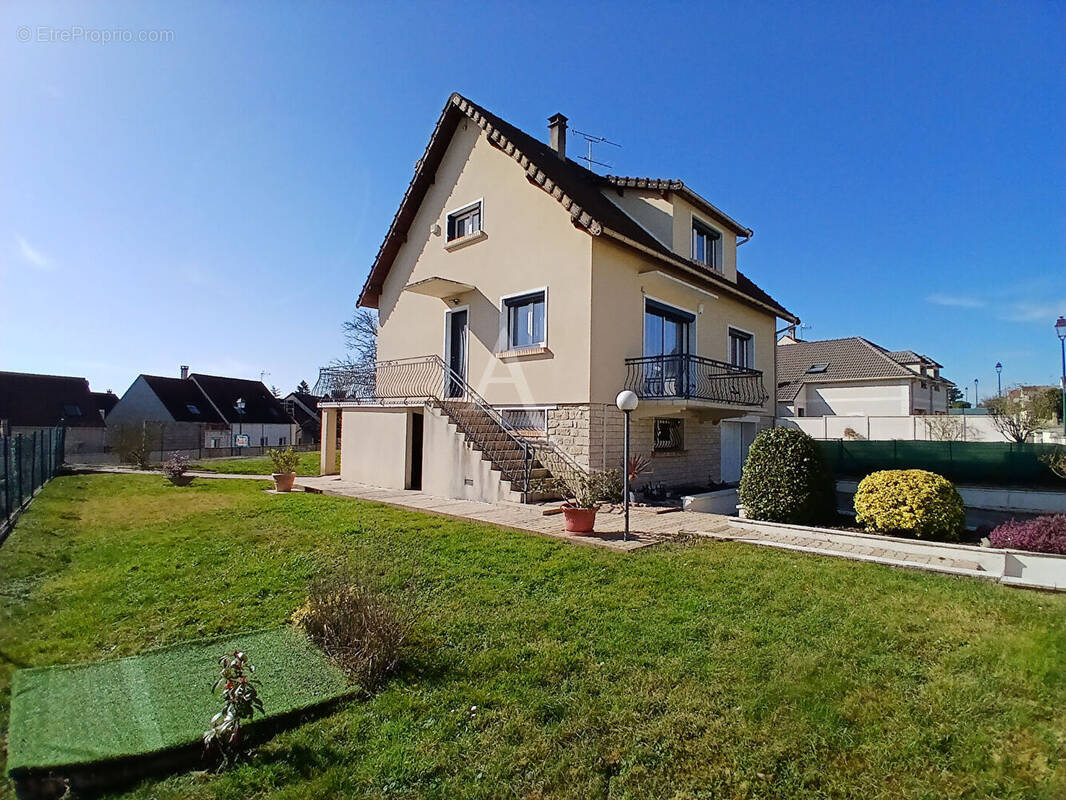Maison à TOURNAN-EN-BRIE