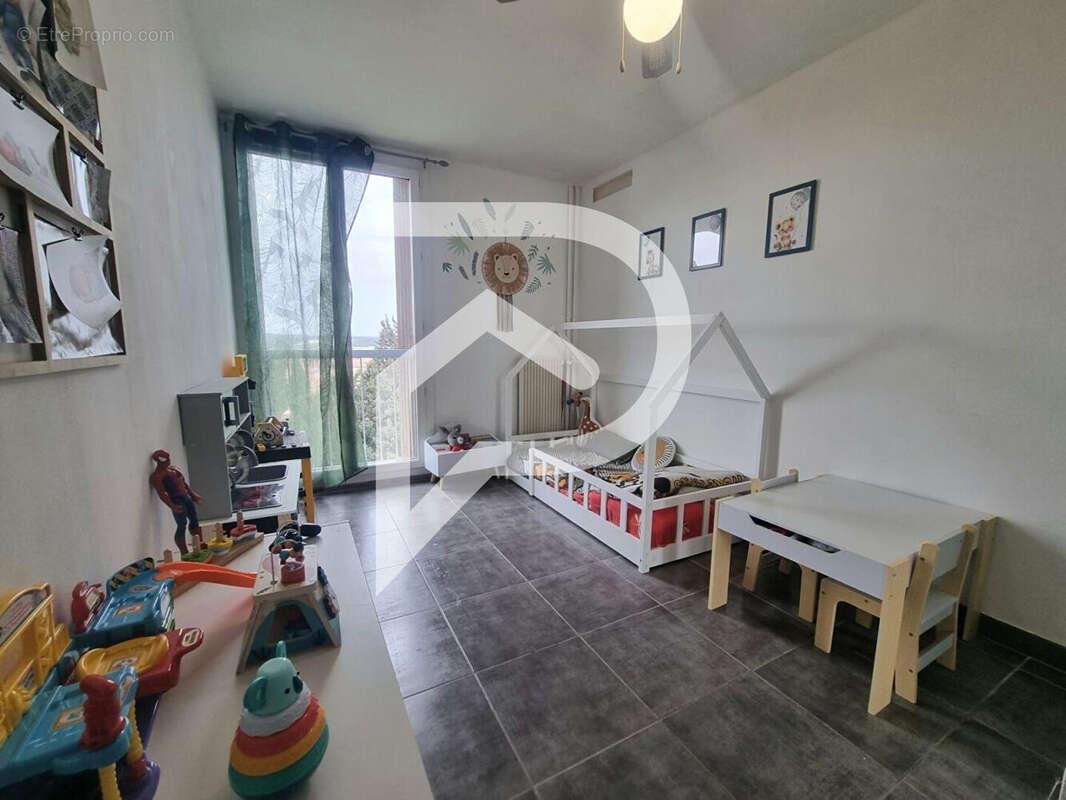 Appartement à PORT-DE-BOUC