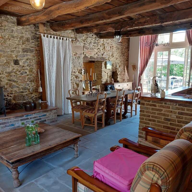 Maison à MONESTIES