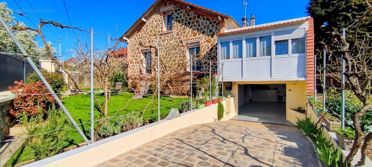Maison à GROSLAY