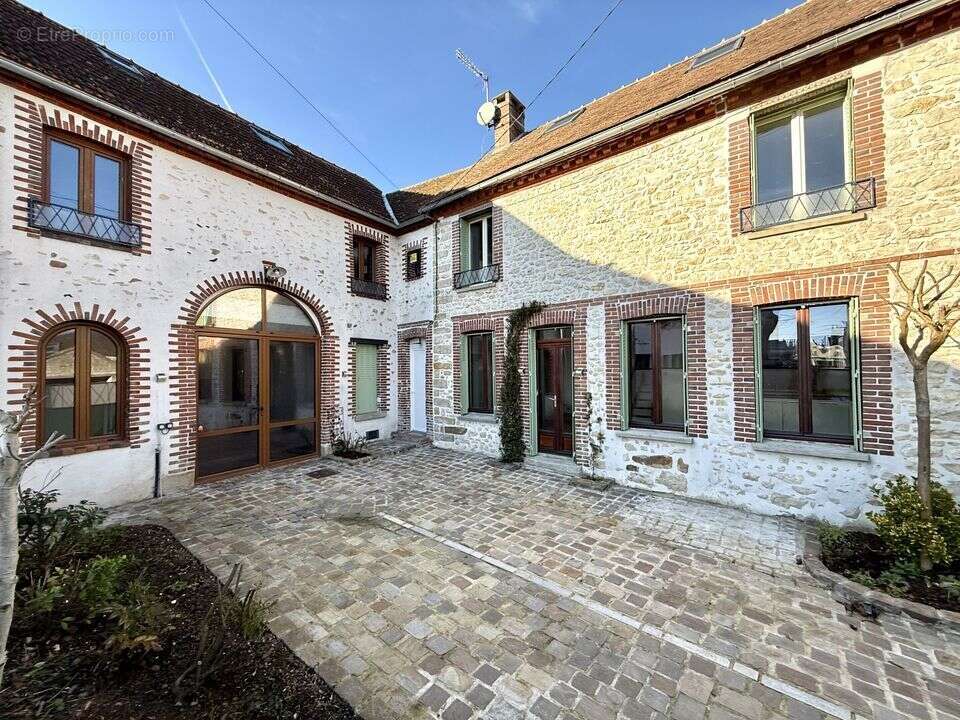 Maison à DONNEMARIE-DONTILLY