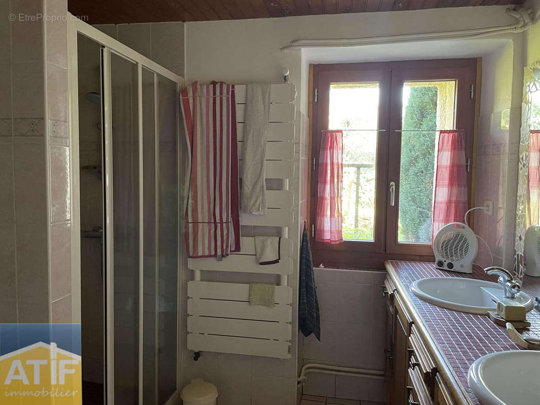Maison à NOIRETABLE