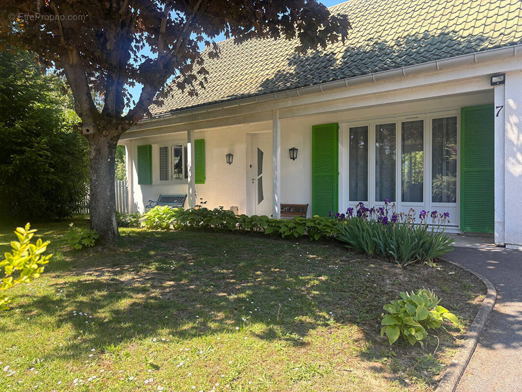Maison à MENNECY