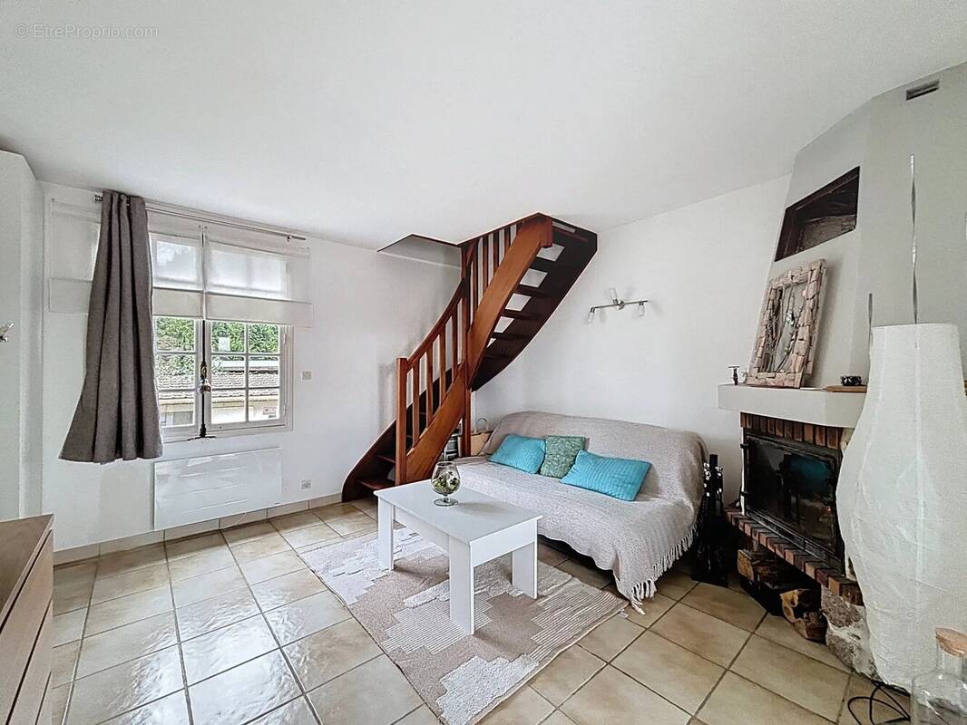 Appartement à SAINT-REMY-L&#039;HONORE