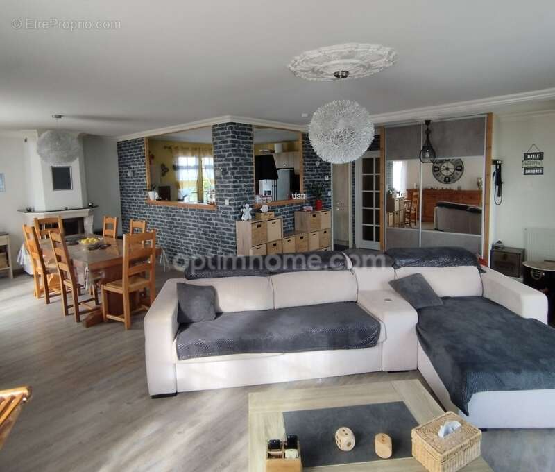 Maison à TOUVRE