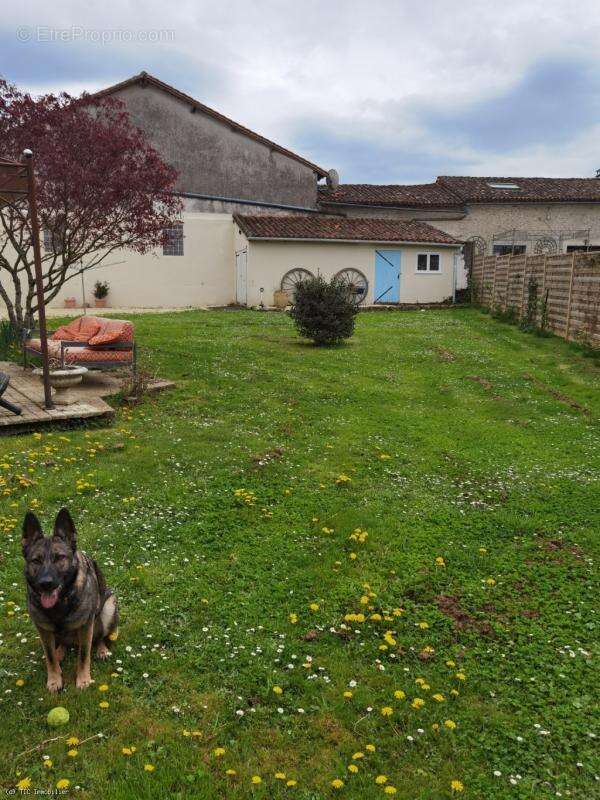 Maison à CIVRAY