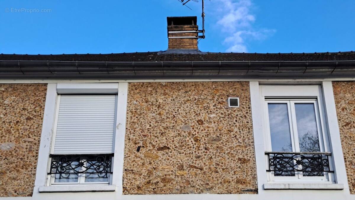 Appartement à FONTENAY-LES-BRIIS